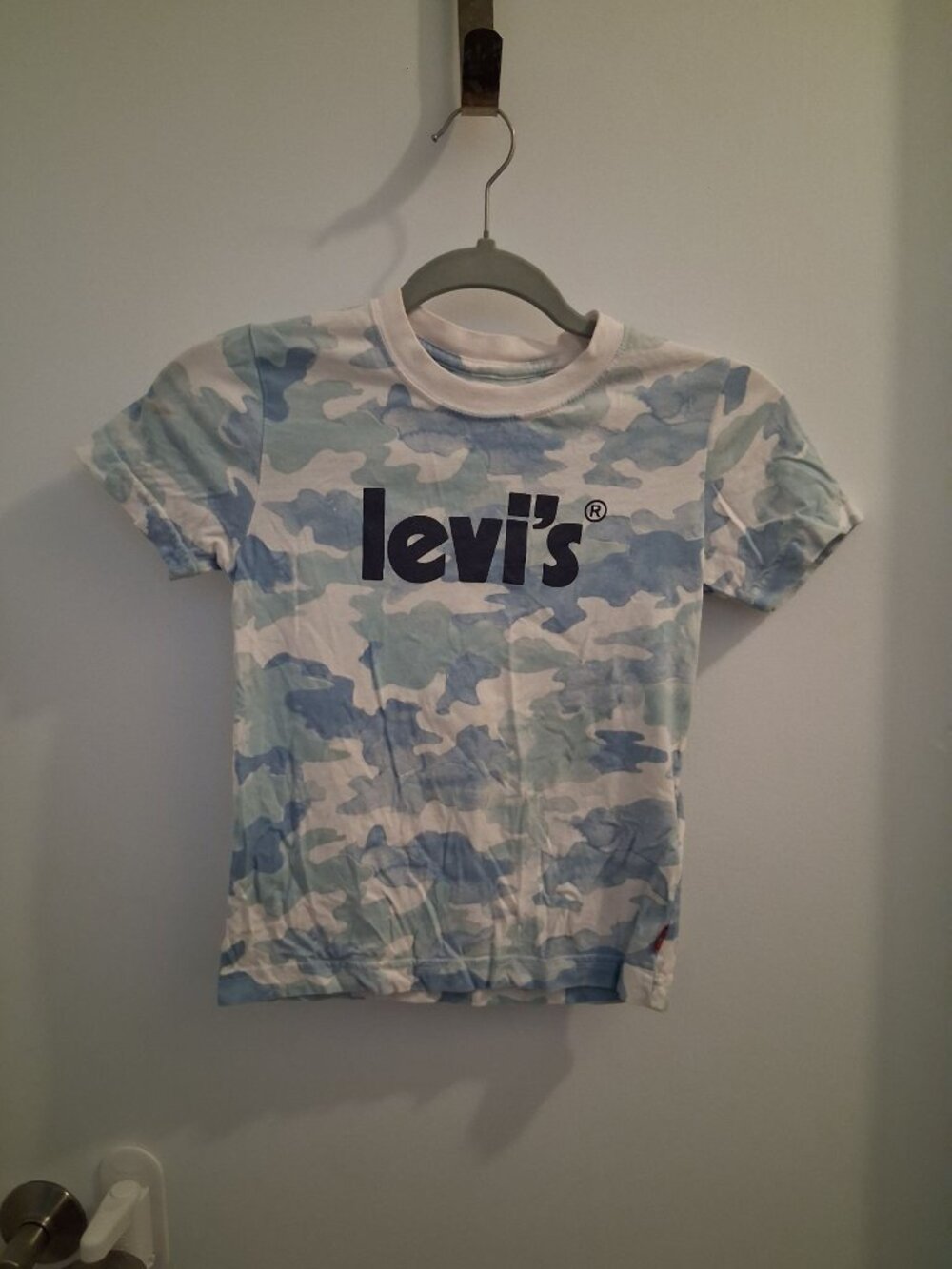 Levi's Short Sleeve T-Shirt Camo Boys Size Small 5/6